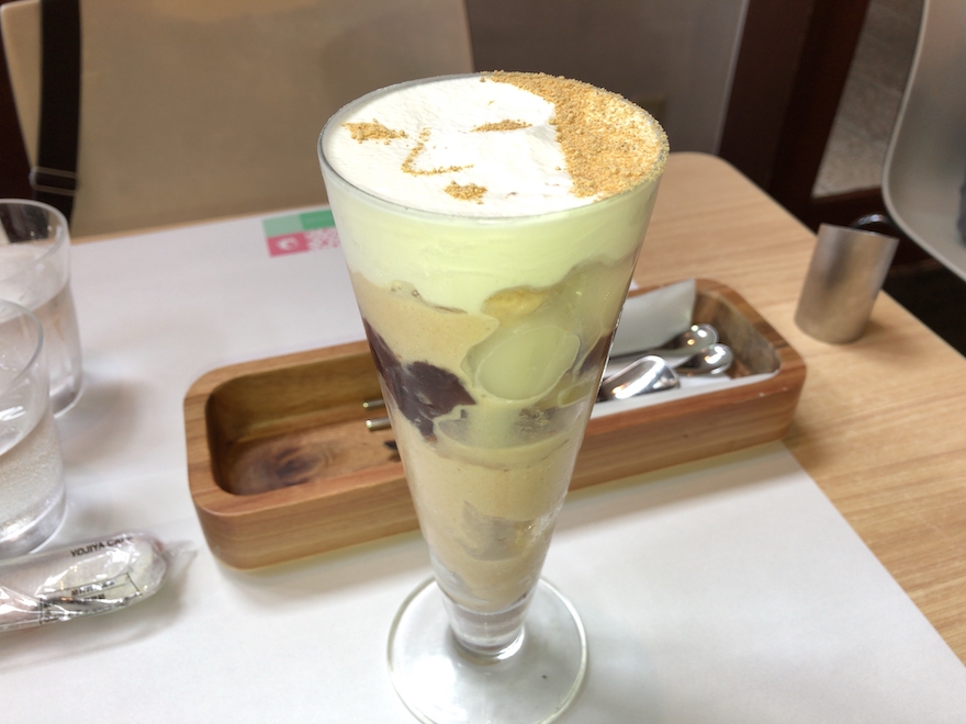 京都嵐山のおすすめカフェ、よーじや嵯峨野店で味わう「きな粉パフェ」